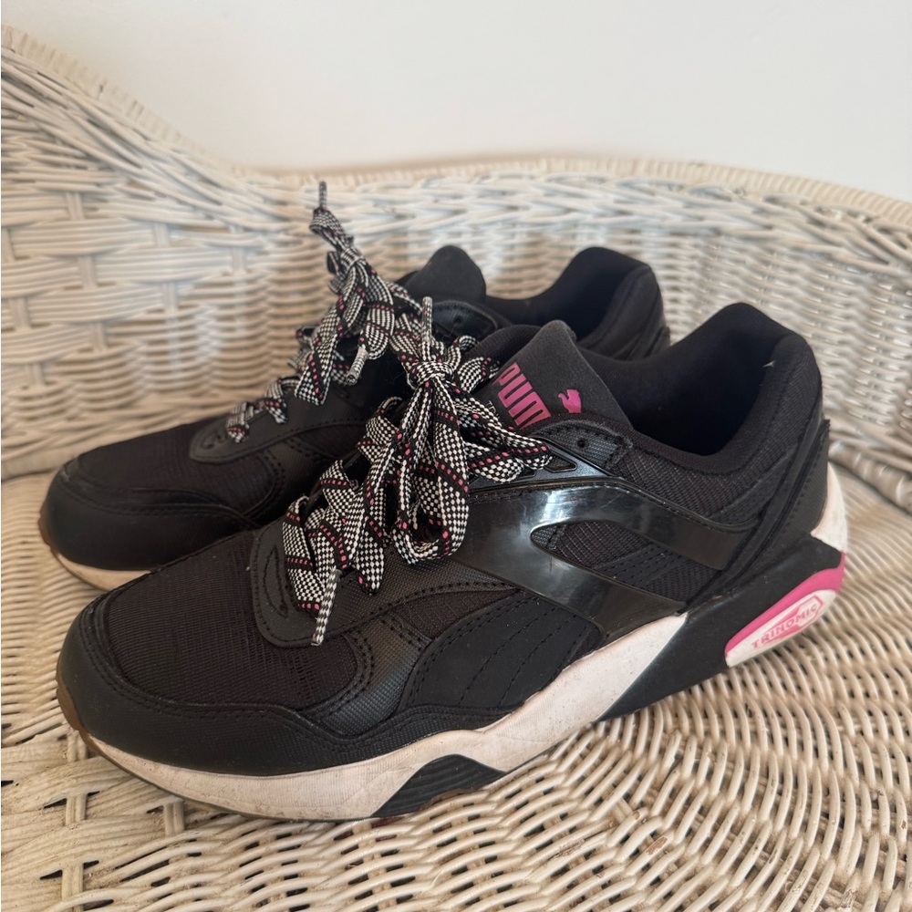 Puma Women's Black and Pink Athletic Sneakers